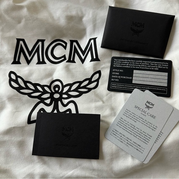 MCM Metallic Corina Medium Shoulder Bag in Scooter Red. Price firm. - Picture 11 of 13